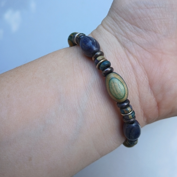 Wooden bobble Stretch on Bracelet Blue, green, yellow - Picture 4 of 4
